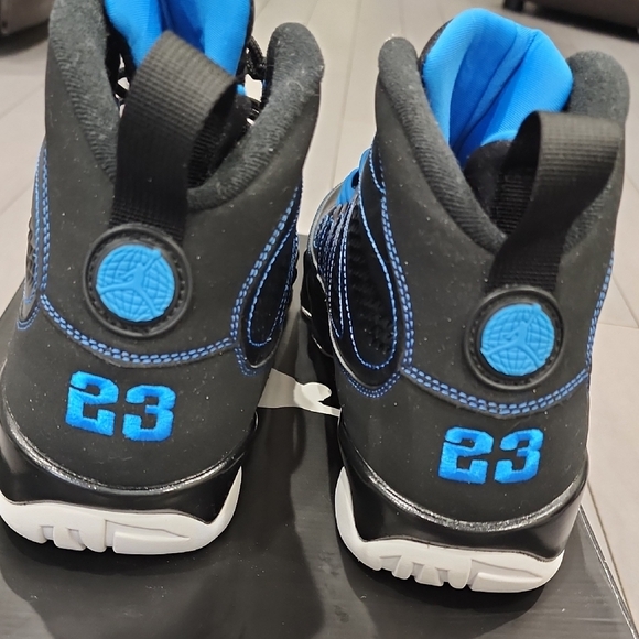 Black and Blue High-Top Sneakers - Picture 4 of 7